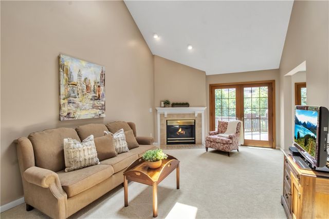 20 Pinegrove Court, Hamburg, NY 14075