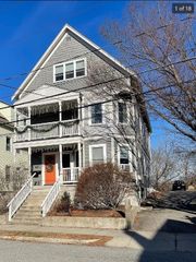 31 Irving St 1, Winchester, MA 01890
