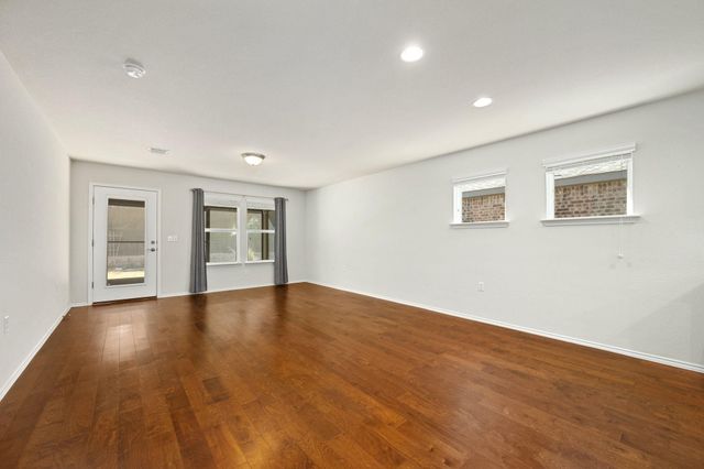 225 Hobby ST, Georgetown, TX 78633