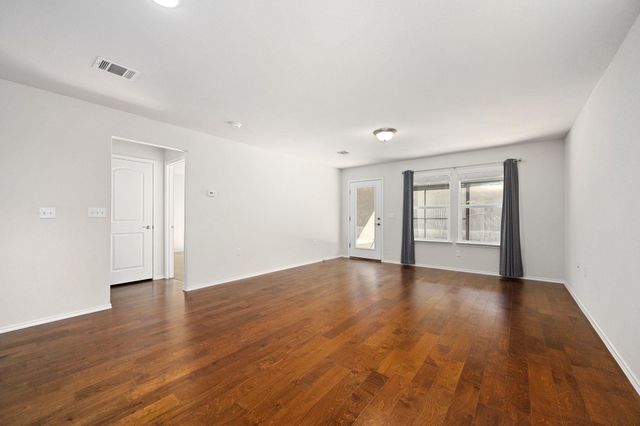 225 Hobby ST, Georgetown, TX 78633