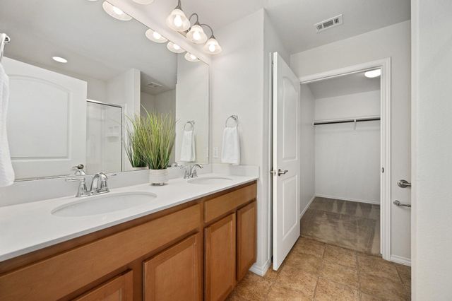 225 Hobby ST, Georgetown, TX 78633