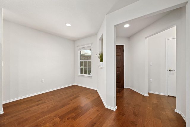 225 Hobby ST, Georgetown, TX 78633