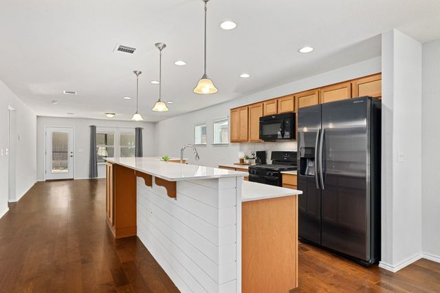 225 Hobby ST, Georgetown, TX 78633