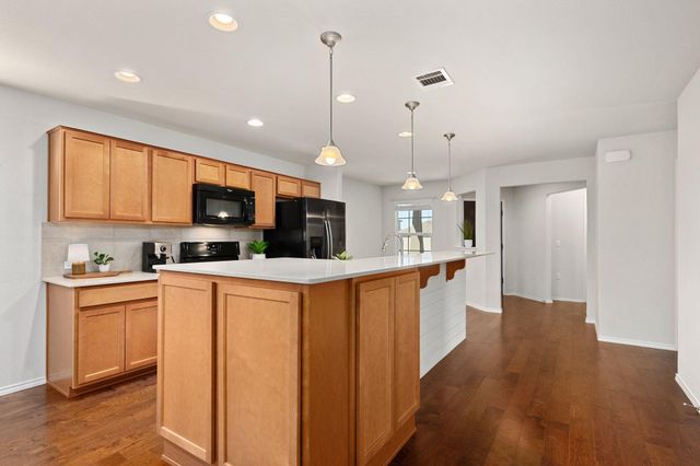 225 Hobby ST, Georgetown, TX 78633