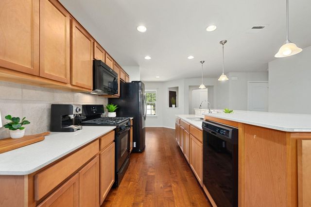 225 Hobby ST, Georgetown, TX 78633