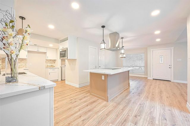 2446 Long Reach Drive, Sugar Land, TX 77478