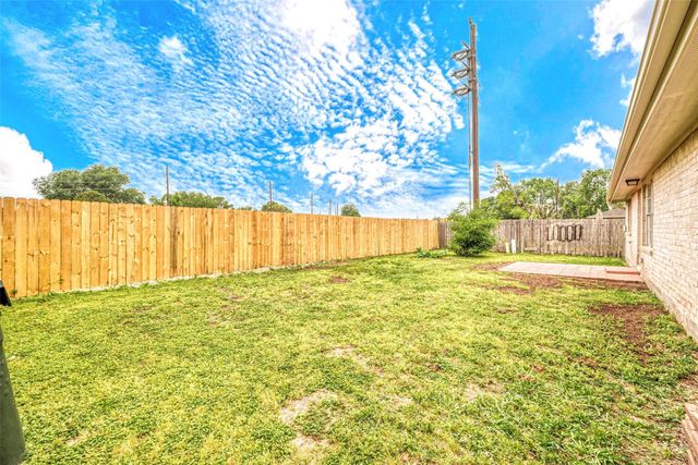 2446 Long Reach Drive, Sugar Land, TX 77478