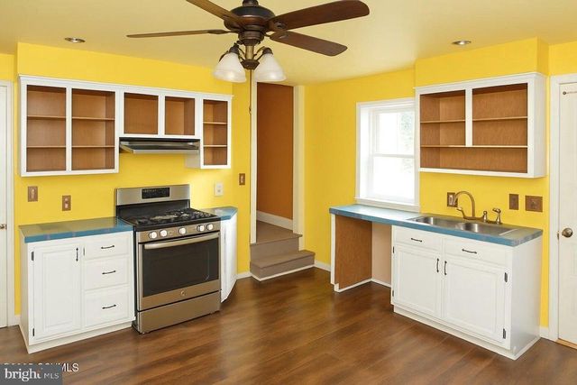 1103 MARKET ST, Sunbury, PA 17801