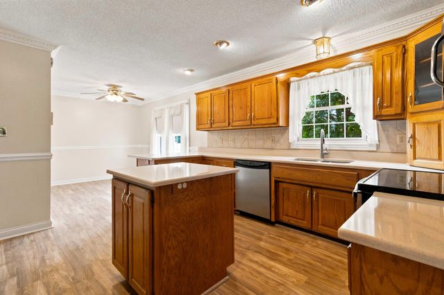 500 Natures Pointe Drive, Somerset, KY 42503