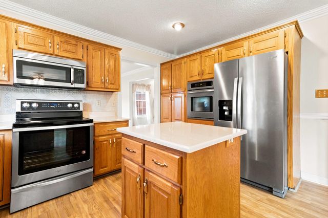 500 Natures Pointe Drive, Somerset, KY 42503