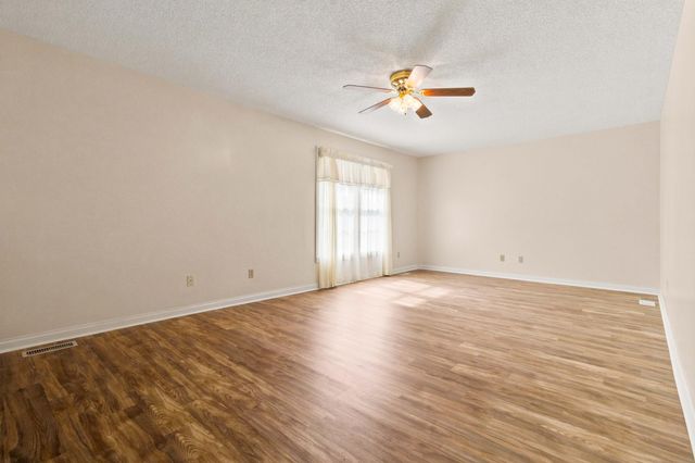 500 Natures Pointe Drive, Somerset, KY 42503