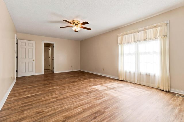 500 Natures Pointe Drive, Somerset, KY 42503