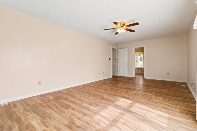 500 Natures Pointe Drive, Somerset, KY 42503