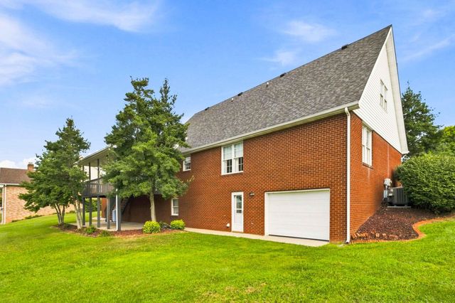 500 Natures Pointe Drive, Somerset, KY 42503