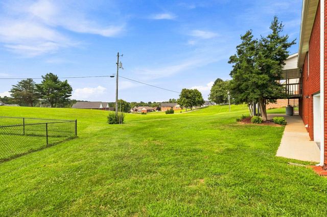 500 Natures Pointe Drive, Somerset, KY 42503
