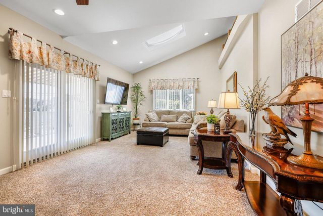 14 WHITEKIRK DR, Wilmington, DE 19808