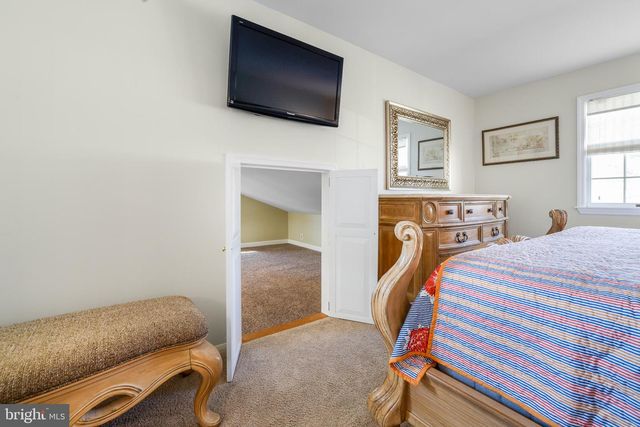 14 WHITEKIRK DR, Wilmington, DE 19808