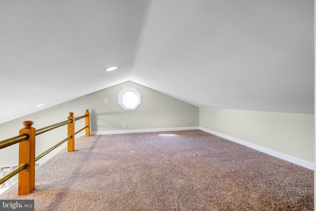 14 WHITEKIRK DR, Wilmington, DE 19808