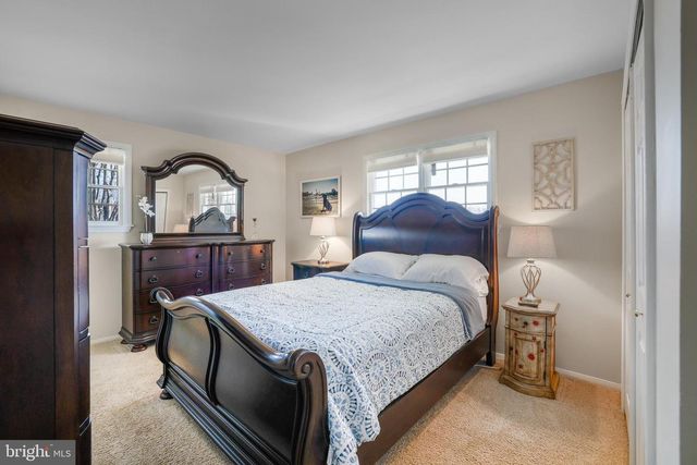 14 WHITEKIRK DR, Wilmington, DE 19808