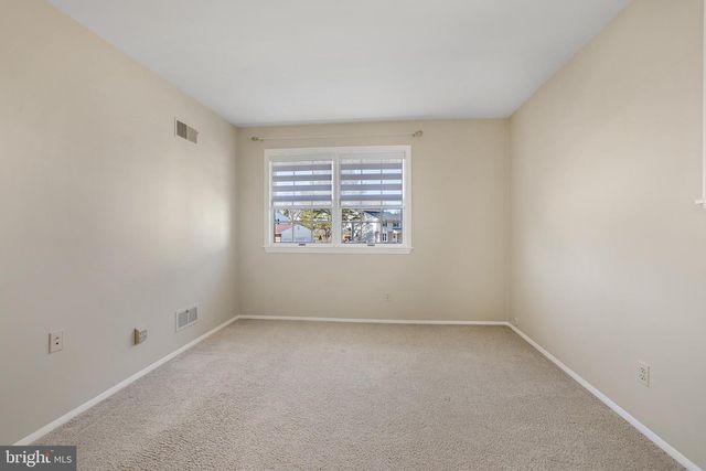 14 WHITEKIRK DR, Wilmington, DE 19808