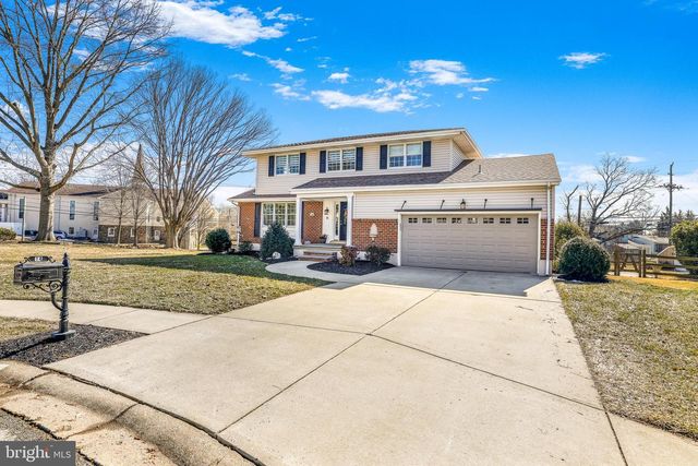 14 WHITEKIRK DR, Wilmington, DE 19808