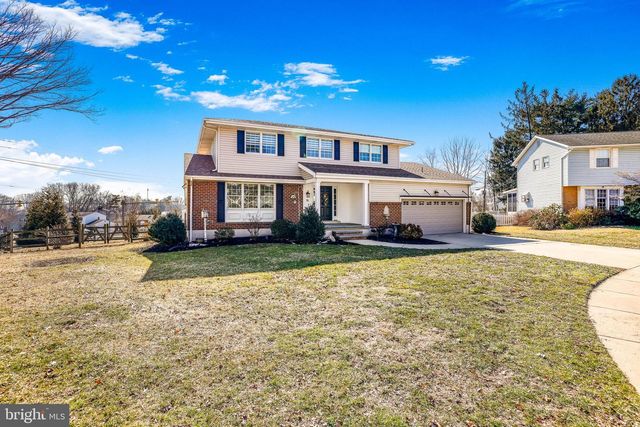 14 WHITEKIRK DR, Wilmington, DE 19808