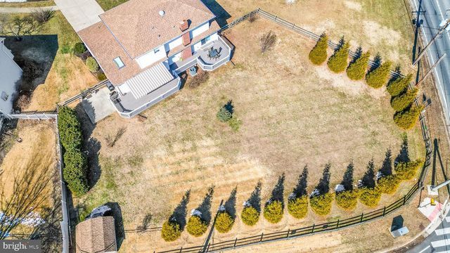 14 WHITEKIRK DR, Wilmington, DE 19808