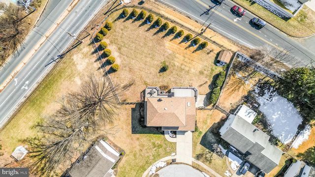 14 WHITEKIRK DR, Wilmington, DE 19808