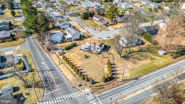 14 WHITEKIRK DR, Wilmington, DE 19808