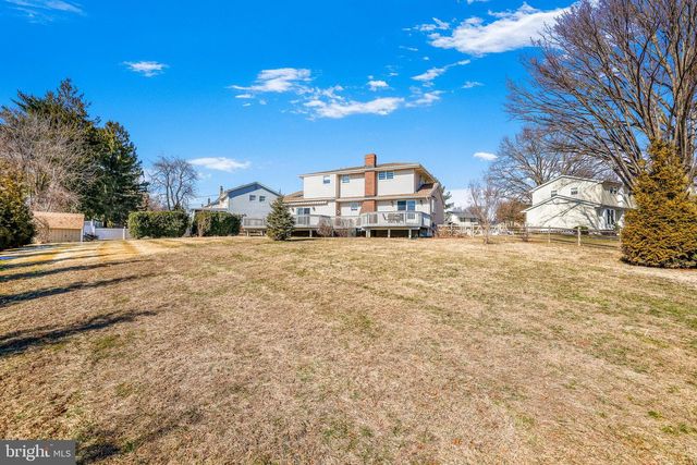 14 WHITEKIRK DR, Wilmington, DE 19808