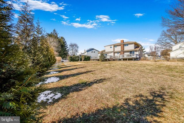 14 WHITEKIRK DR, Wilmington, DE 19808