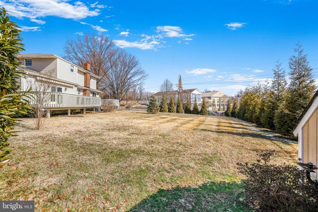 14 WHITEKIRK DR, Wilmington, DE 19808