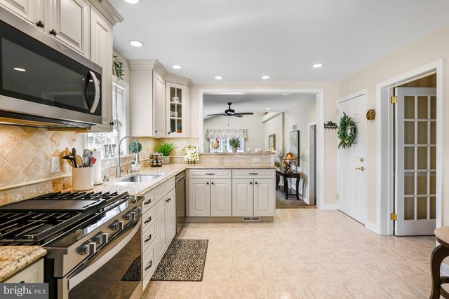 14 WHITEKIRK DR, Wilmington, DE 19808