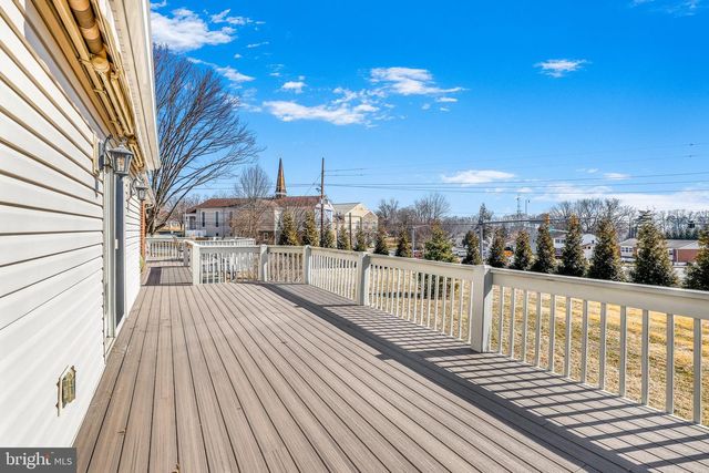 14 WHITEKIRK DR, Wilmington, DE 19808