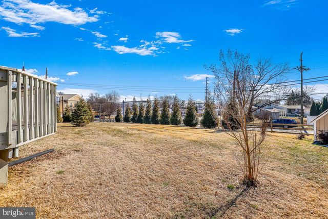 14 WHITEKIRK DR, Wilmington, DE 19808