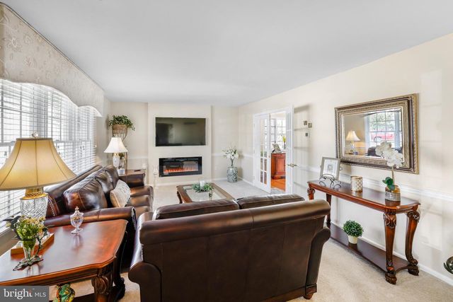 14 WHITEKIRK DR, Wilmington, DE 19808