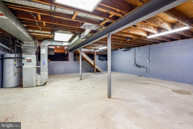 14 WHITEKIRK DR, Wilmington, DE 19808