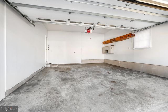 14 WHITEKIRK DR, Wilmington, DE 19808