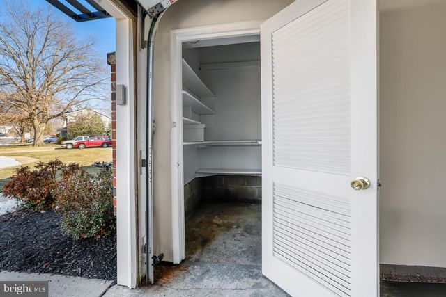 14 WHITEKIRK DR, Wilmington, DE 19808