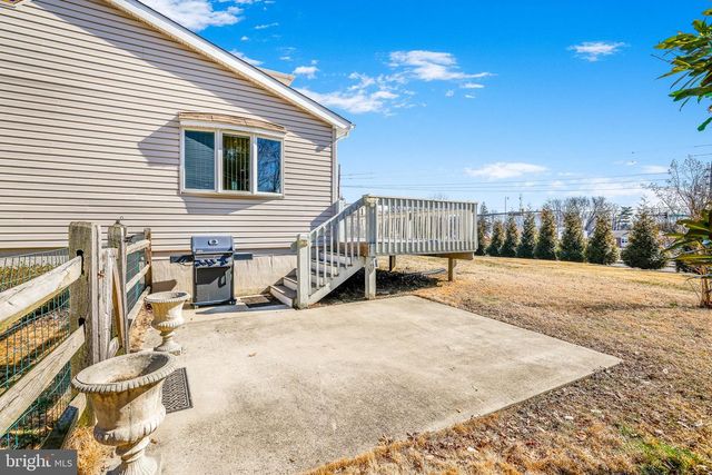 14 WHITEKIRK DR, Wilmington, DE 19808