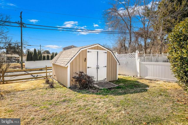 14 WHITEKIRK DR, Wilmington, DE 19808