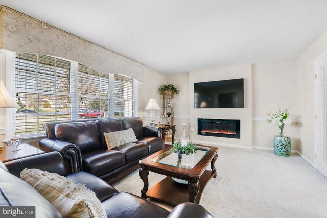 14 WHITEKIRK DR, Wilmington, DE 19808