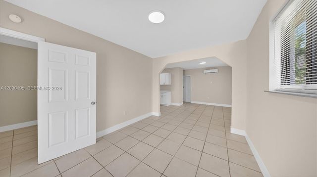 900 Superior St, Opa-locka, FL 33054