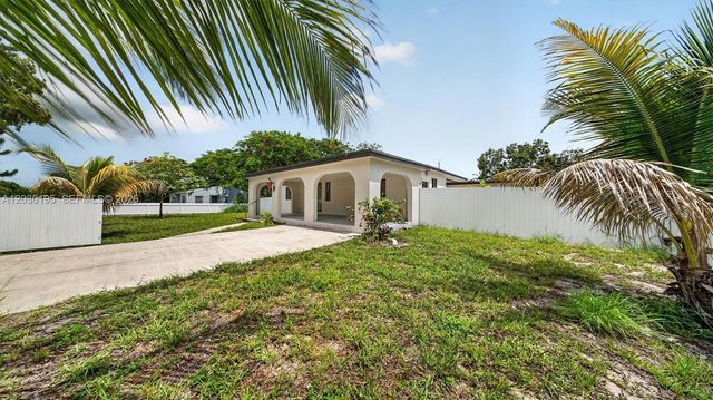 900 Superior St, Opa-locka, FL 33054