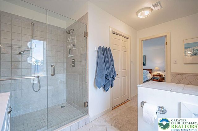 2475 Houghton Lean, Lower Macungie Twp, PA 18062