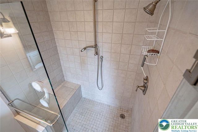 2475 Houghton Lean, Lower Macungie Twp, PA 18062