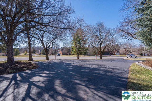 2475 Houghton Lean, Lower Macungie Twp, PA 18062