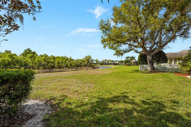 6582 WATERS EDGE WAY, Lakewood Ranch, FL 34202