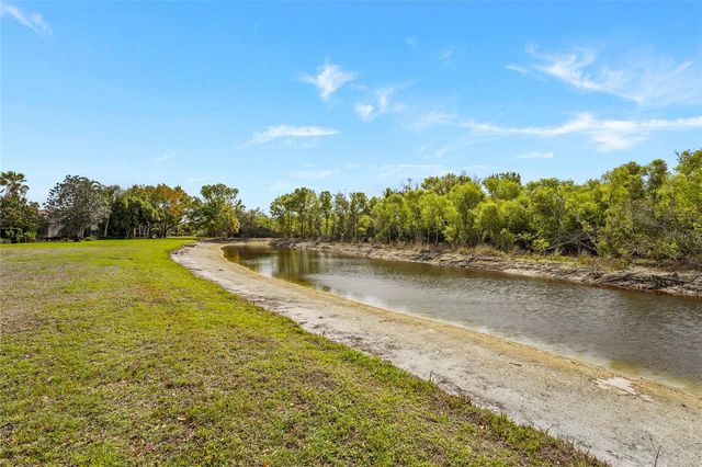 6582 WATERS EDGE WAY, Lakewood Ranch, FL 34202