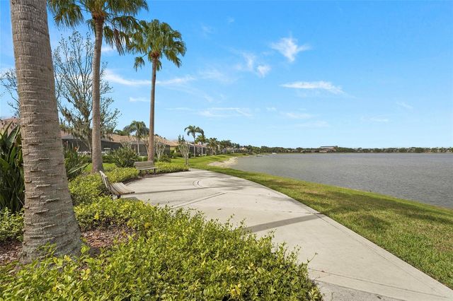 6582 WATERS EDGE WAY, Lakewood Ranch, FL 34202